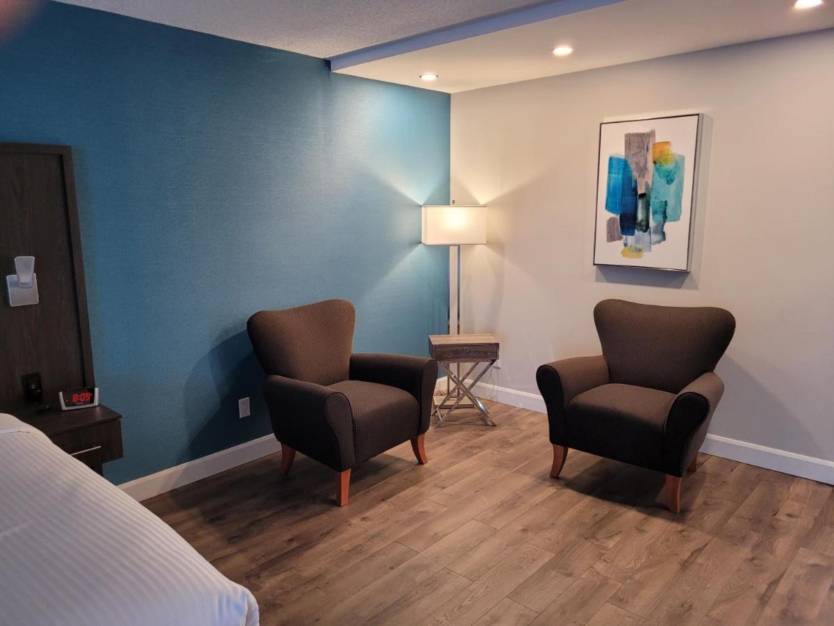 Best Western Laval-Montreal & Conference Centre Exterior photo