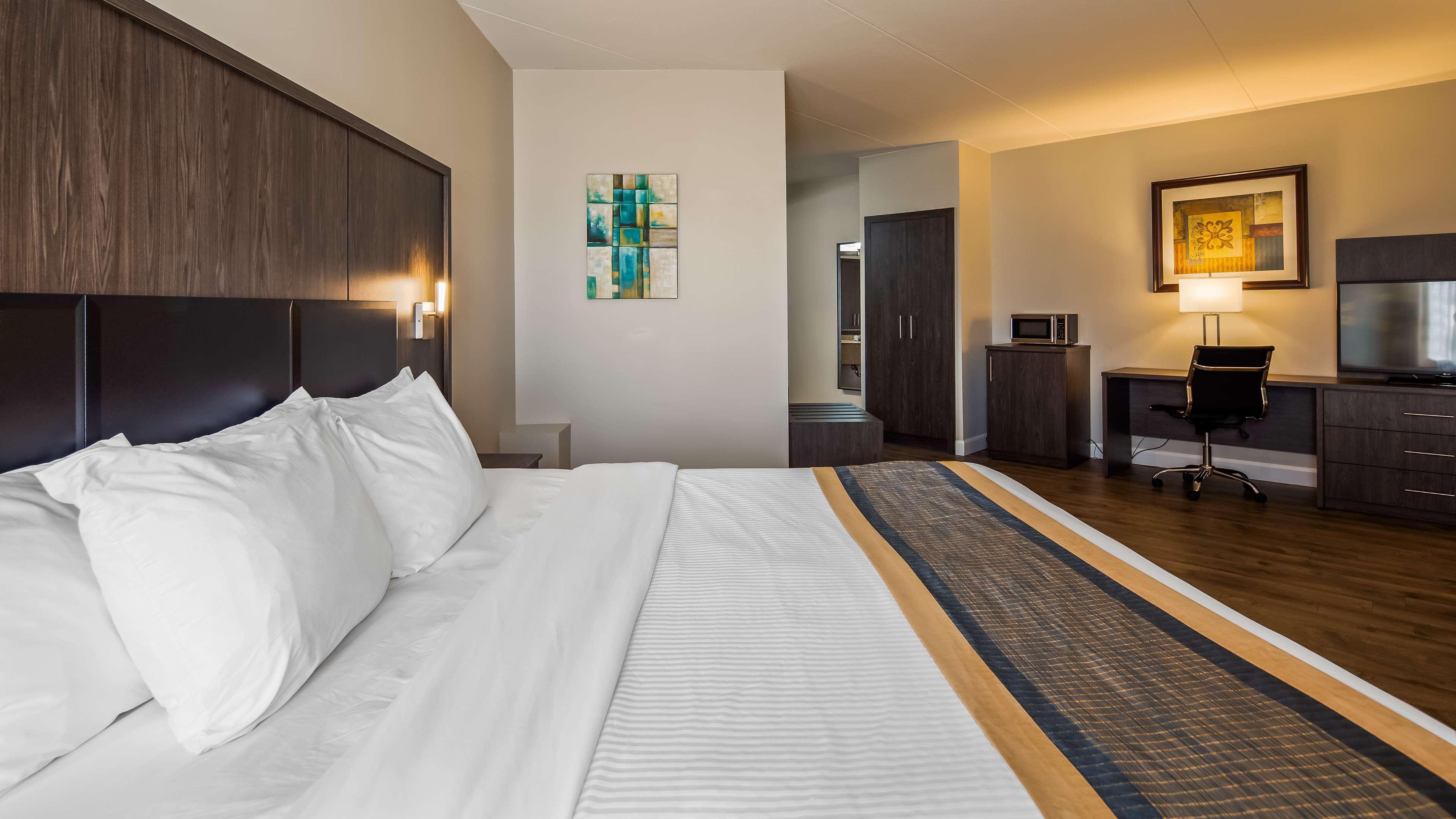 Best Western Laval-Montreal & Conference Centre Exterior photo