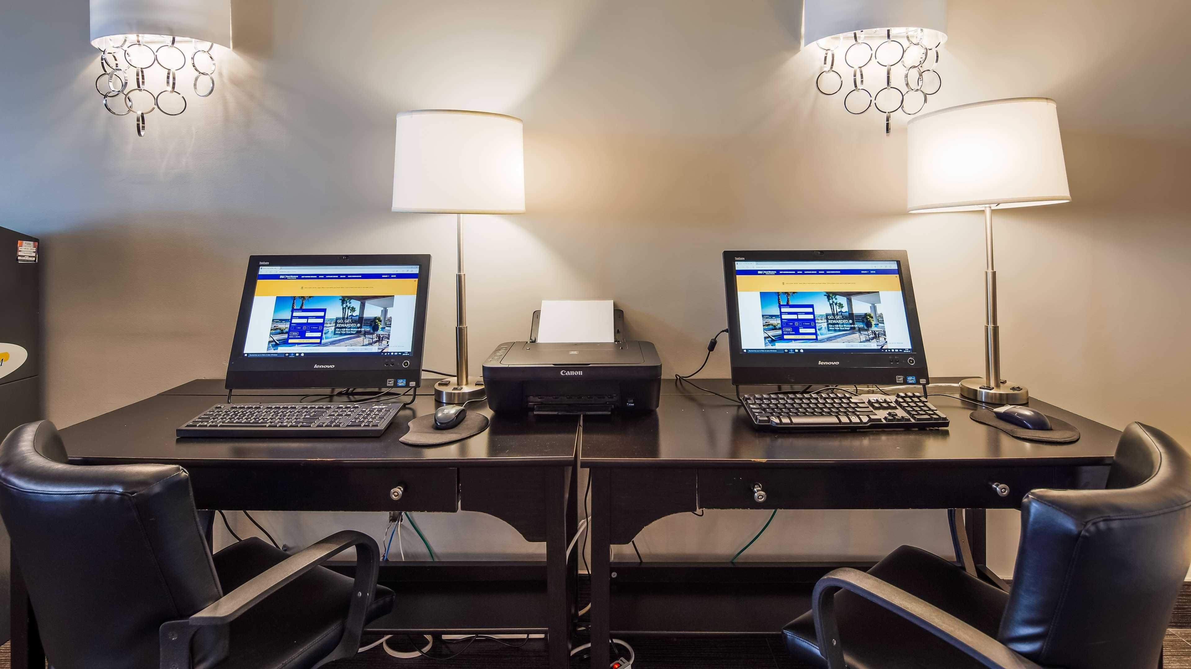 Best Western Laval-Montreal & Conference Centre Exterior photo