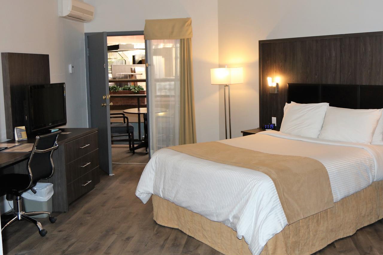 Best Western Laval-Montreal & Conference Centre Exterior photo