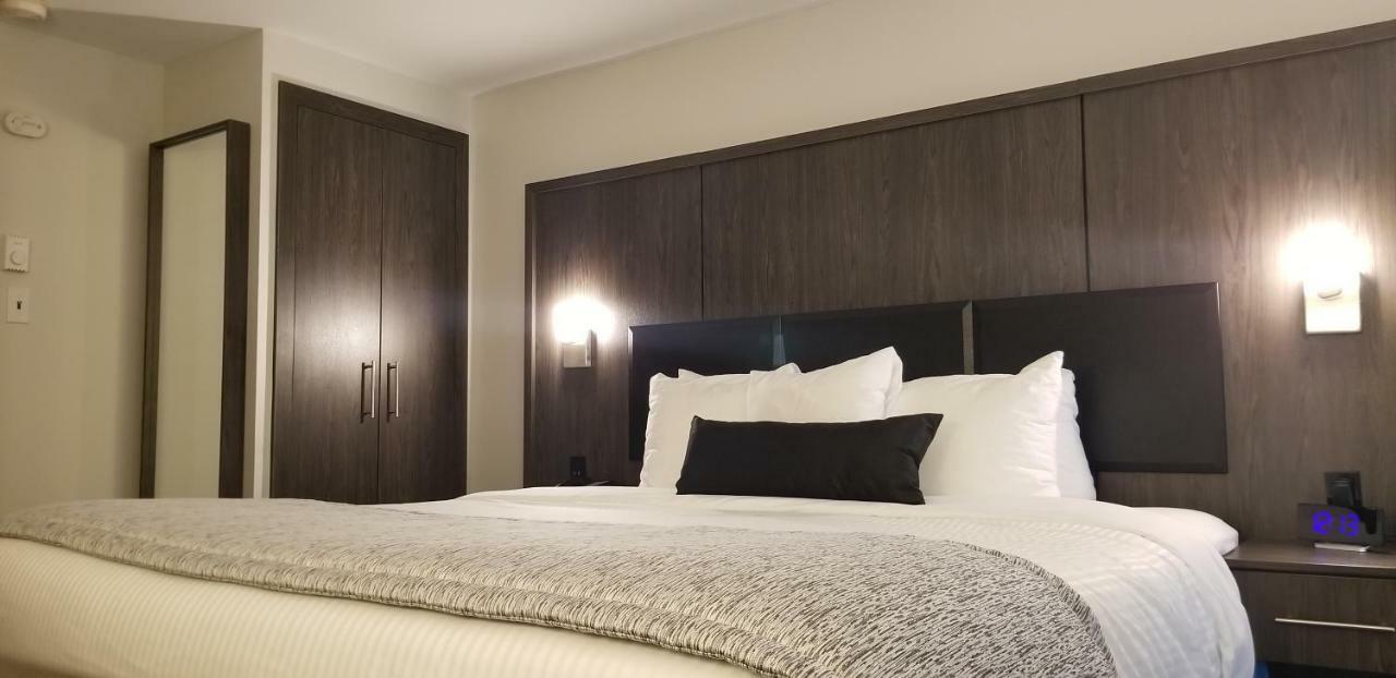 Best Western Laval-Montreal & Conference Centre Exterior photo