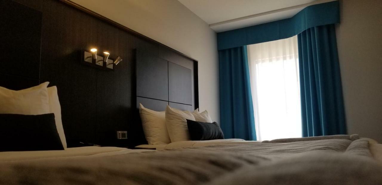 Best Western Laval-Montreal & Conference Centre Exterior photo